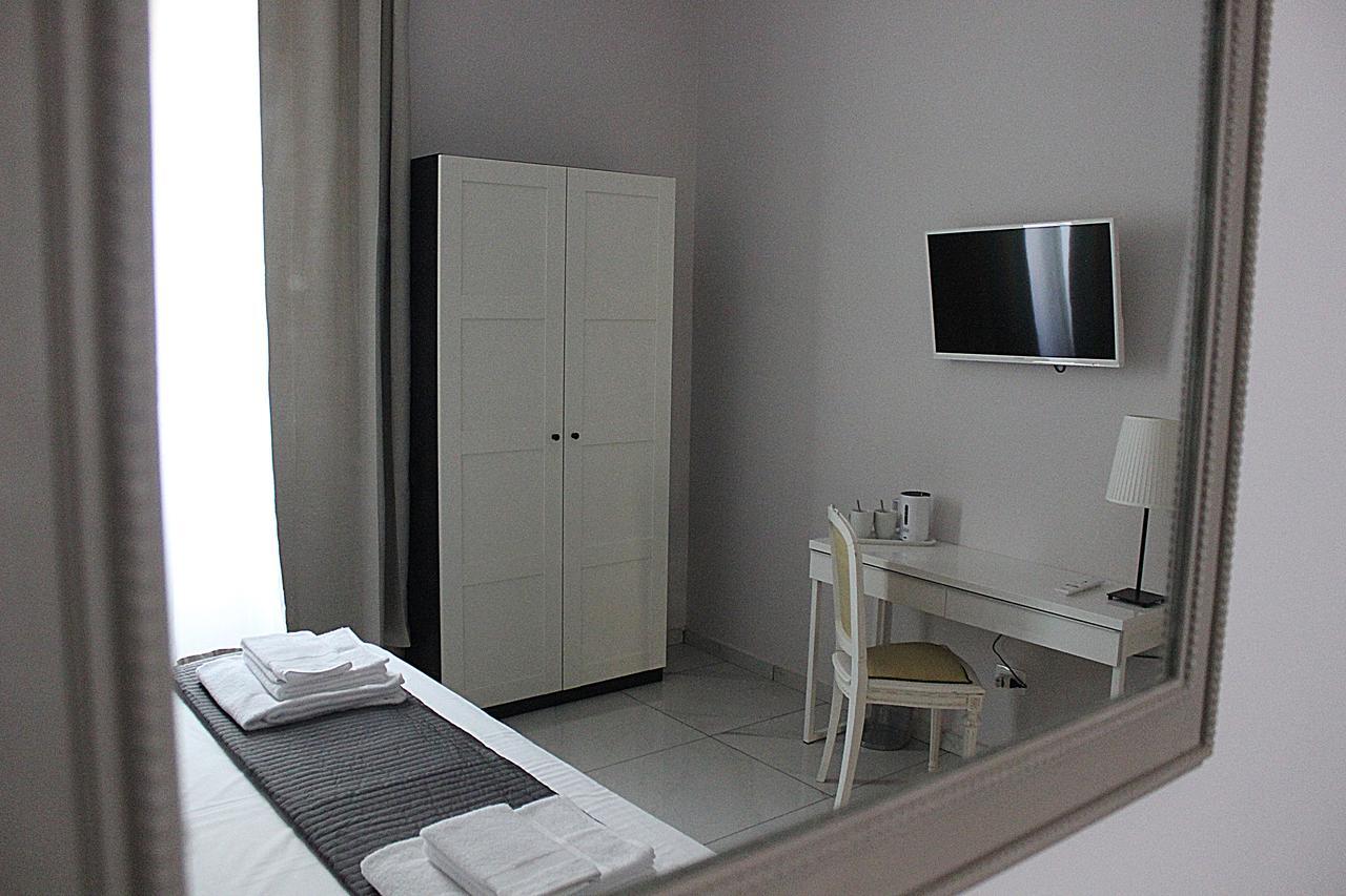 Dimora Degli Artisti - Charm Rooms Флоренция Екстериор снимка